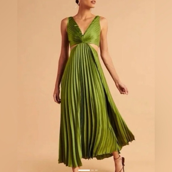NWT Abercrombie & Fitch Green Pleated Cut Out Maxi sz Large - Picture 1 of 8
